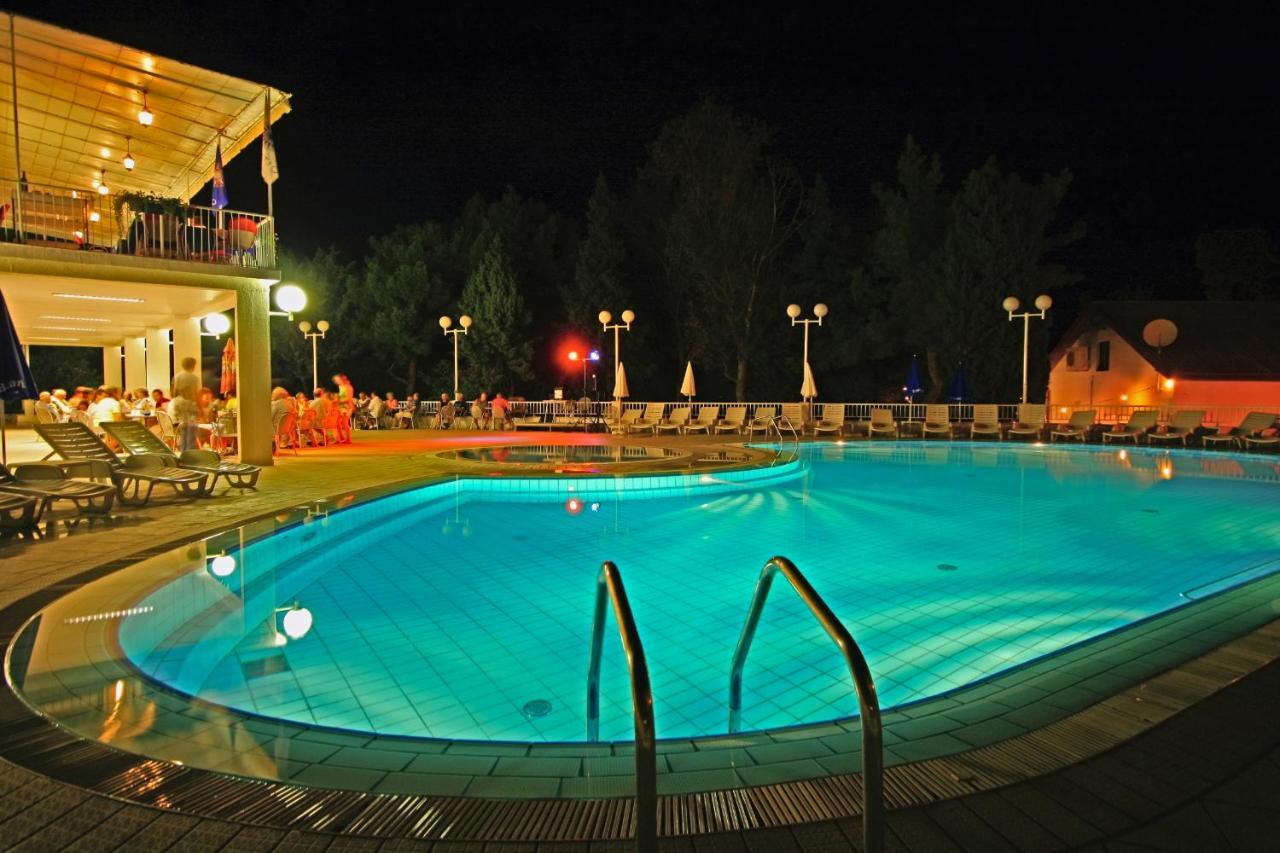 Hotel Faraon Trpanj Exterior photo