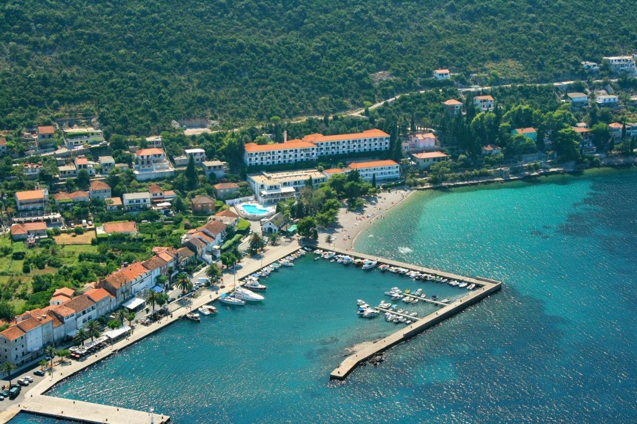 Hotel Faraon Trpanj Exterior photo